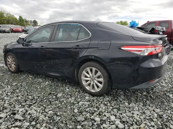 JTNB11HK8J3005556 2018 TOYOTA CAMRY - Image 2