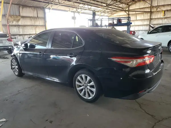 JTNB11HK8J3006206 2018 TOYOTA CAMRY - Image 2