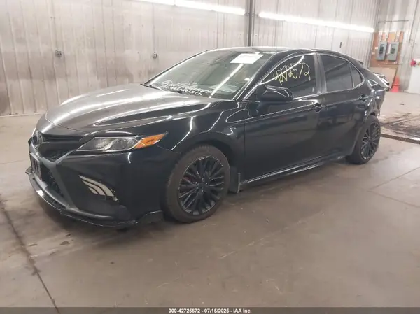 JTNB11HK8J3006500 2018 TOYOTA CAMRY - Image 2