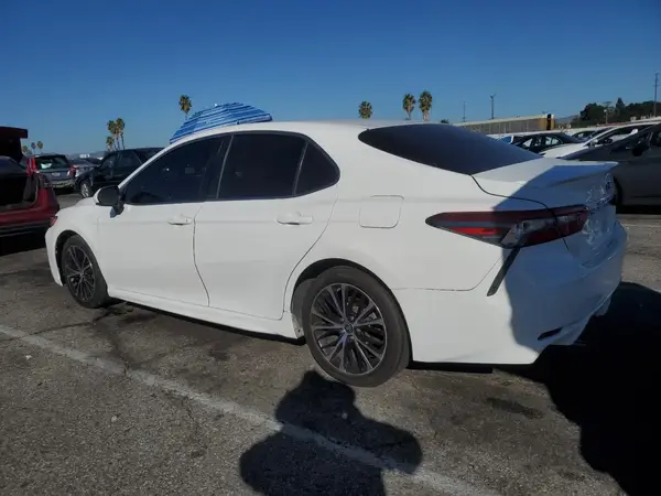 JTNB11HK8J3007775 2018 TOYOTA CAMRY - Image 2