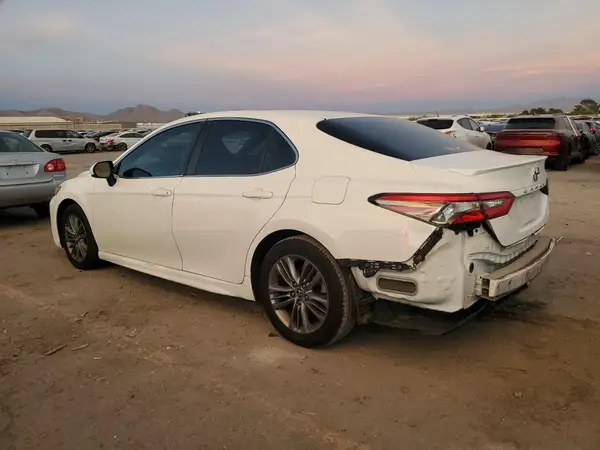 JTNB11HK8J3008649 2018 TOYOTA CAMRY - Image 2