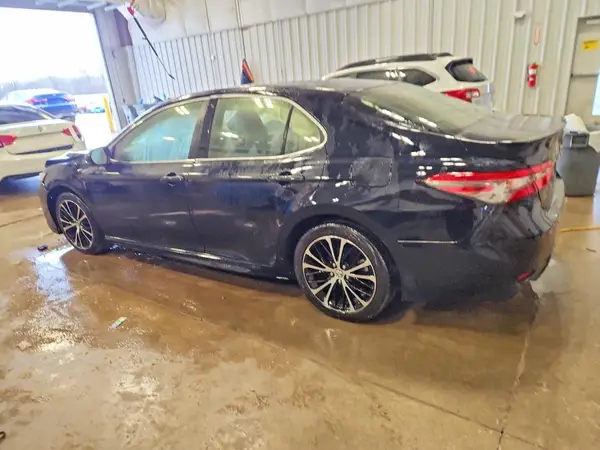 JTNB11HK8J3010806 2018 TOYOTA CAMRY - Image 2