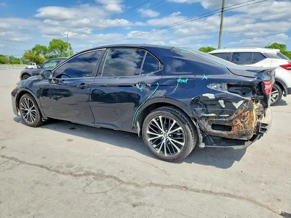 JTNB11HK8J3011440 2018 TOYOTA CAMRY - Image 2