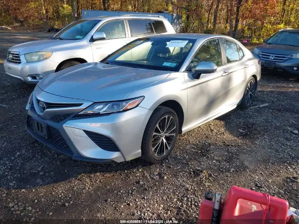 JTNB11HK8J3012037 2018 TOYOTA CAMRY - Image 2