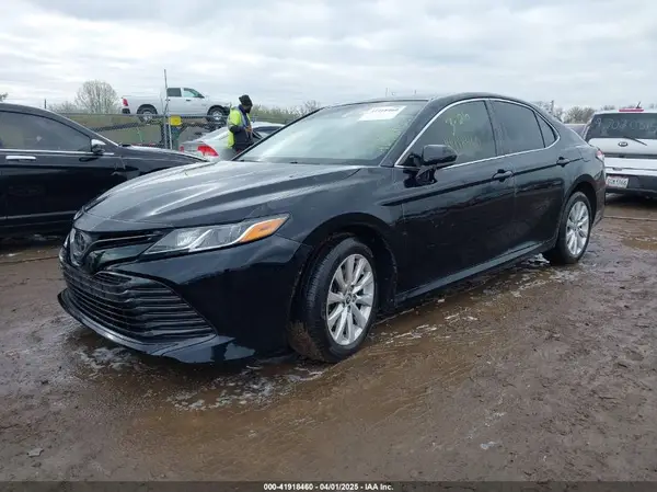 JTNB11HK8J3013611 2018 TOYOTA CAMRY - Image 2