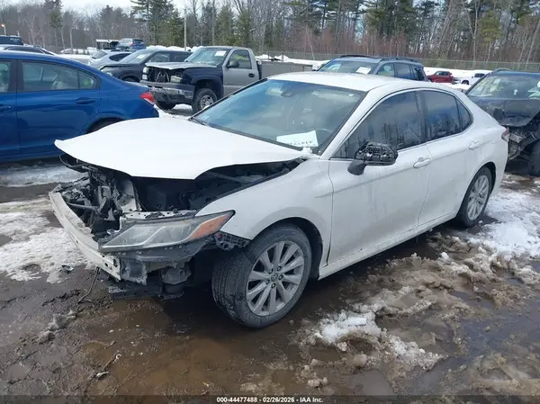 JTNB11HK8J3015276 2018 TOYOTA CAMRY - Image 2