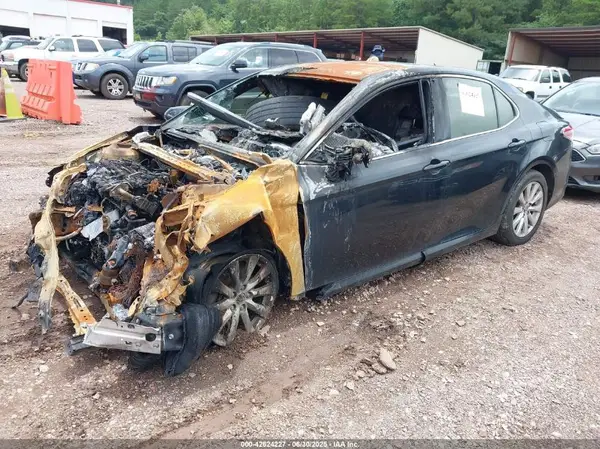 JTNB11HK8J3016167 2018 TOYOTA CAMRY - Image 2