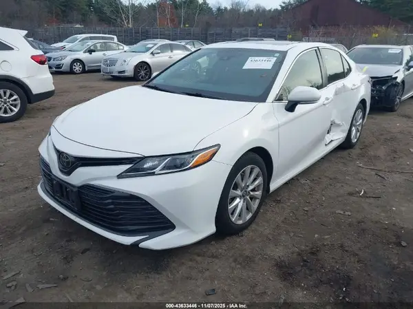 JTNB11HK8J3017240 2018 TOYOTA CAMRY - Image 2