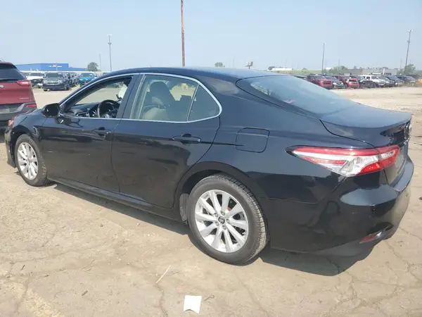 JTNB11HK8J3017268 2018 TOYOTA CAMRY - Image 2