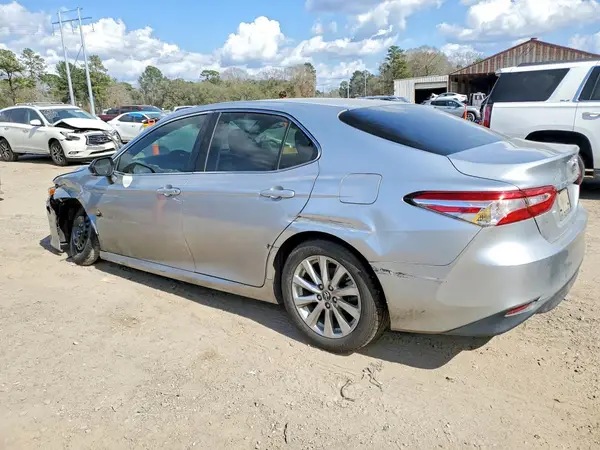 JTNB11HK8J3019358 2018 TOYOTA CAMRY - Image 2