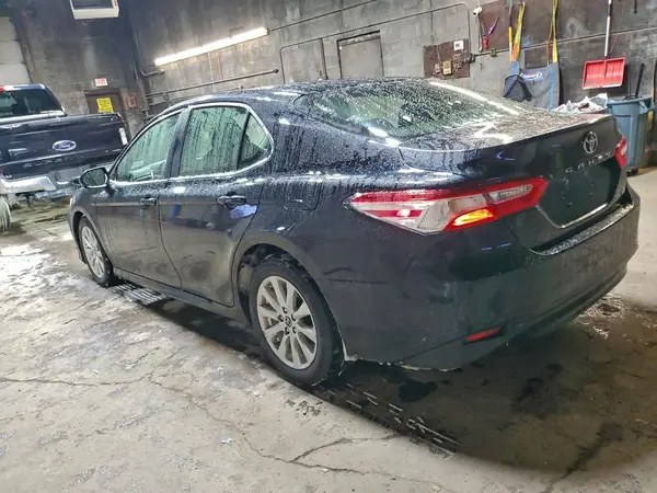 JTNB11HK8J3021286 2018 TOYOTA CAMRY - Image 2