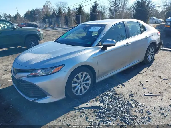 JTNB11HK8J3022163 2018 TOYOTA CAMRY - Image 2