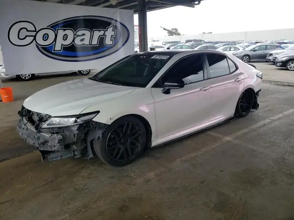 JTNB11HK8J3025709 2018 TOYOTA CAMRY - Image 1