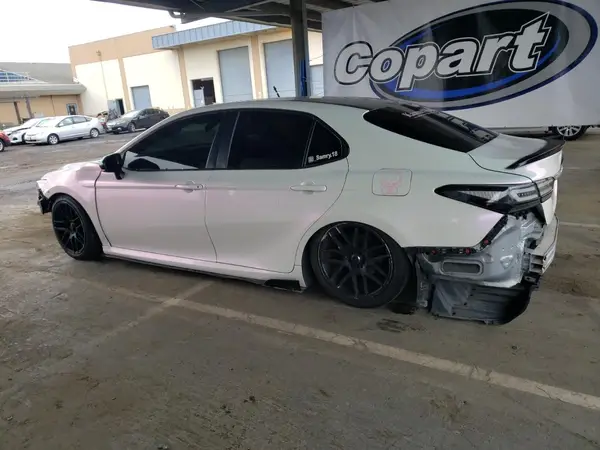 JTNB11HK8J3025709 2018 TOYOTA CAMRY - Image 2