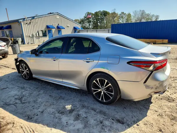JTNB11HK8J3026133 2018 TOYOTA CAMRY - Image 2
