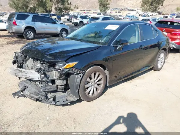 JTNB11HK8J3027072 2018 TOYOTA CAMRY - Image 2
