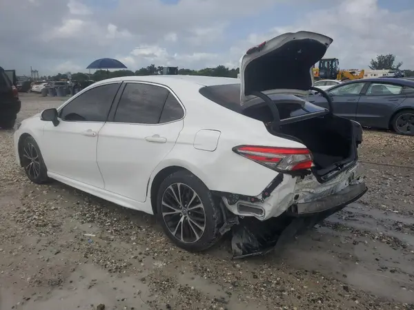 JTNB11HK8J3029114 2018 TOYOTA CAMRY - Image 2