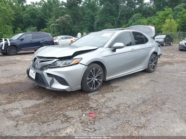JTNB11HK8J3030098 2018 TOYOTA CAMRY - Image 2