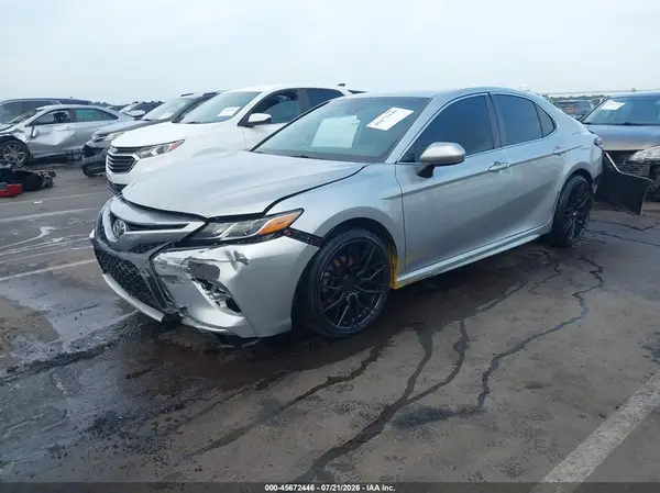 JTNB11HK8J3033521 2018 TOYOTA CAMRY - Image 2