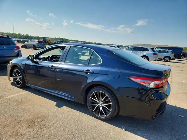 JTNB11HK8J3034023 2018 TOYOTA CAMRY - Image 2