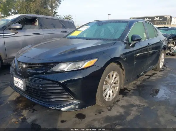 JTNB11HK8J3036502 2018 TOYOTA CAMRY - Image 2
