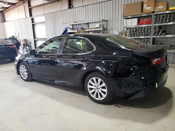 JTNB11HK8J3037987 2018 TOYOTA CAMRY - Image 2