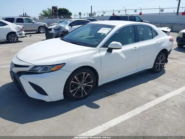 JTNB11HK8J3039111 2018 TOYOTA CAMRY - Image 2