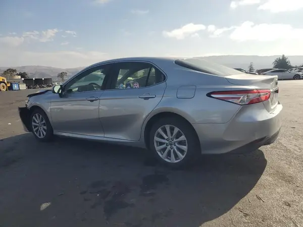 JTNB11HK8J3039450 2018 TOYOTA CAMRY - Image 2