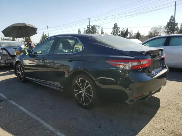 JTNB11HK8J3040761 2018 TOYOTA CAMRY - Image 2
