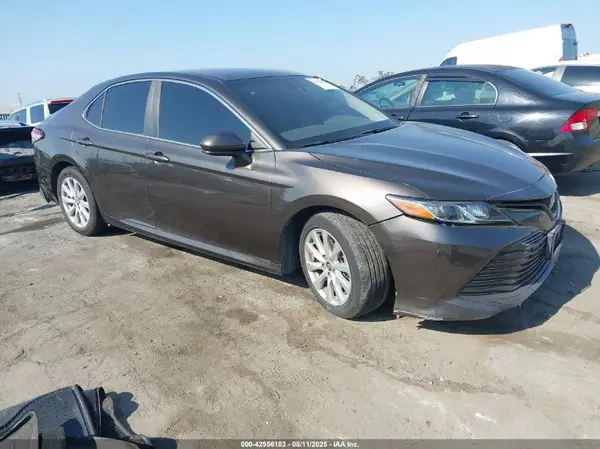 JTNB11HK8J3041814 2018 TOYOTA CAMRY - Image 1