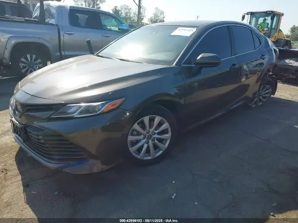 JTNB11HK8J3041814 2018 TOYOTA CAMRY - Image 2