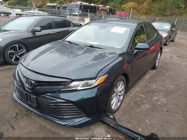 JTNB11HK8J3042302 2018 TOYOTA CAMRY - Image 2
