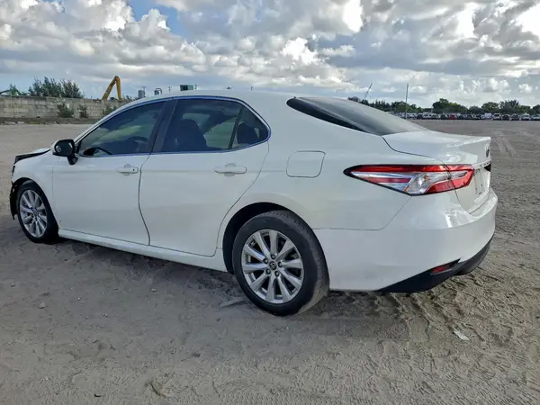 JTNB11HK8J3044177 2018 TOYOTA CAMRY - Image 2