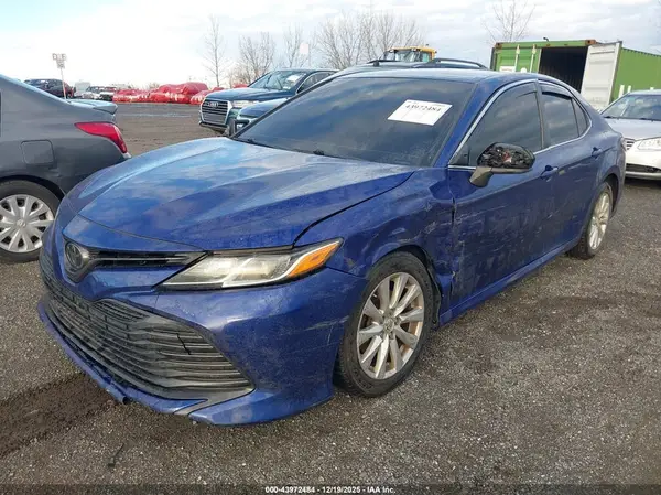 JTNB11HK8J3047015 2018 TOYOTA CAMRY - Image 2