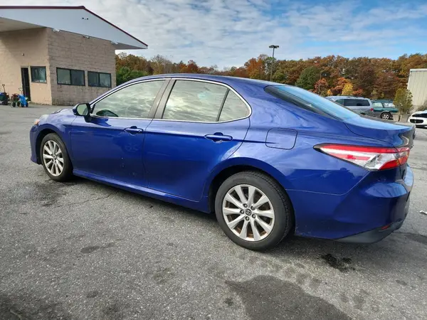 JTNB11HK8J3047094 2018 TOYOTA CAMRY - Image 2