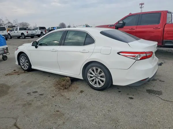 JTNB11HK8J3047550 2018 TOYOTA CAMRY - Image 2