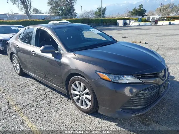 JTNB11HK8J3047810 2018 TOYOTA CAMRY - Image 1