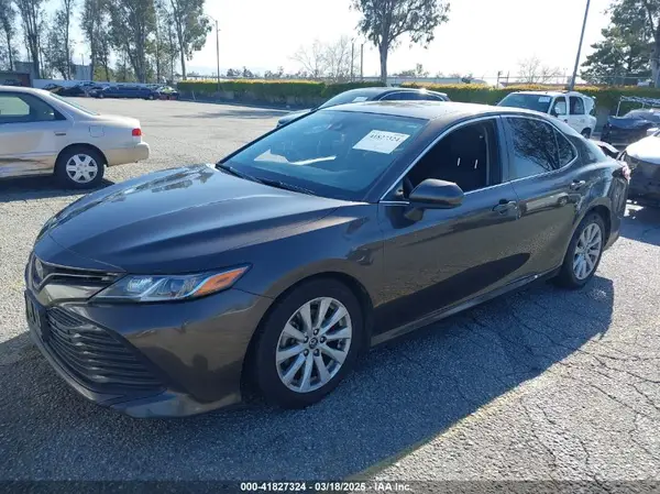 JTNB11HK8J3047810 2018 TOYOTA CAMRY - Image 2