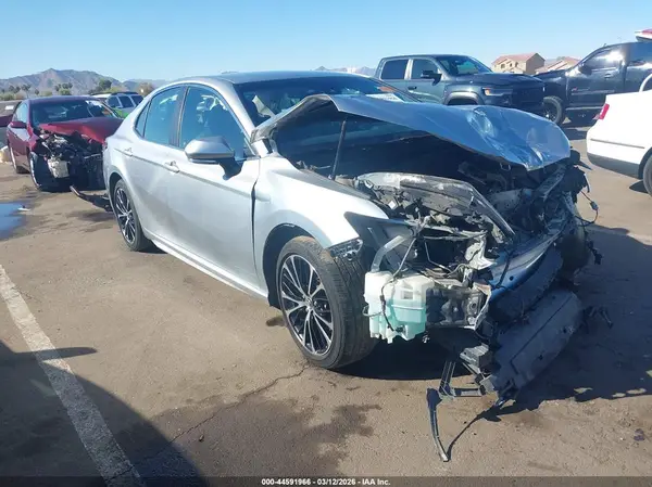 JTNB11HK8J3048083 2018 TOYOTA CAMRY - Image 1