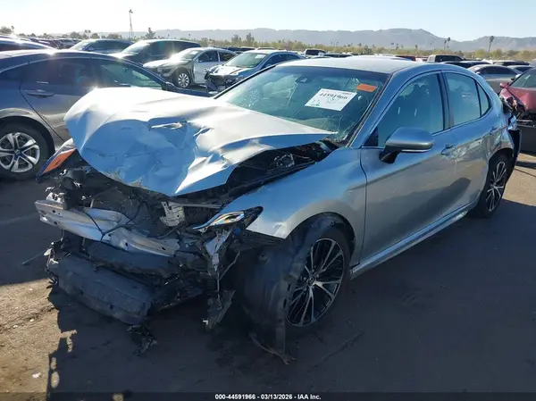 JTNB11HK8J3048083 2018 TOYOTA CAMRY - Image 2