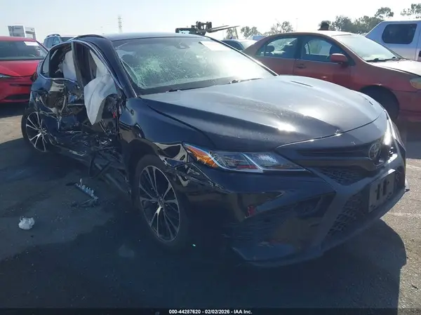 JTNB11HK8J3049993 2018 TOYOTA CAMRY - Image 1