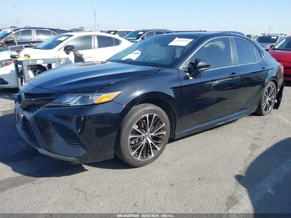 JTNB11HK8J3049993 2018 TOYOTA CAMRY - Image 2