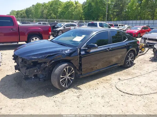 JTNB11HK8J3050643 2018 TOYOTA CAMRY - Image 2