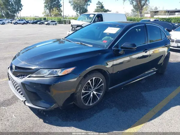 JTNB11HK8J3051131 2018 TOYOTA CAMRY - Image 2