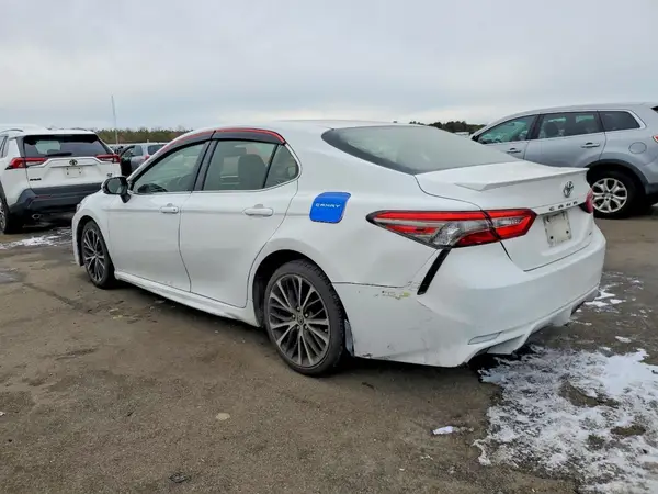 JTNB11HK8J3051727 2018 TOYOTA CAMRY - Image 2