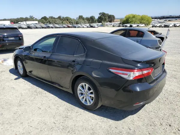 JTNB11HK8J3058631 2018 TOYOTA CAMRY - Image 2