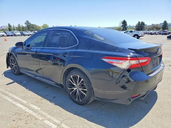 JTNB11HK8J3061819 2018 TOYOTA CAMRY - Image 2