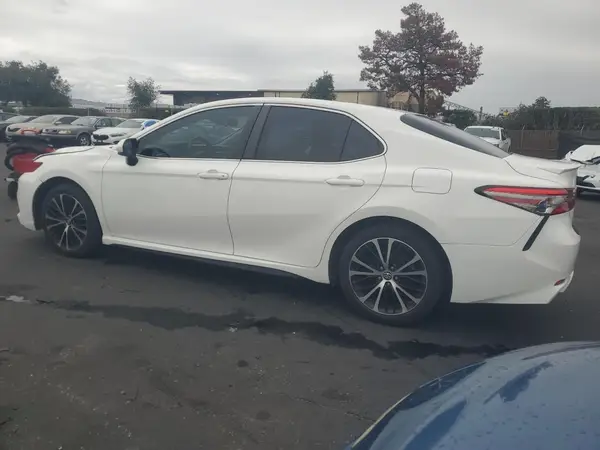 JTNB11HK8J3066521 2018 TOYOTA CAMRY - Image 2