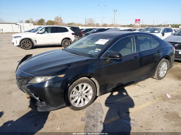 JTNB11HK8J3068320 2018 TOYOTA CAMRY - Image 2