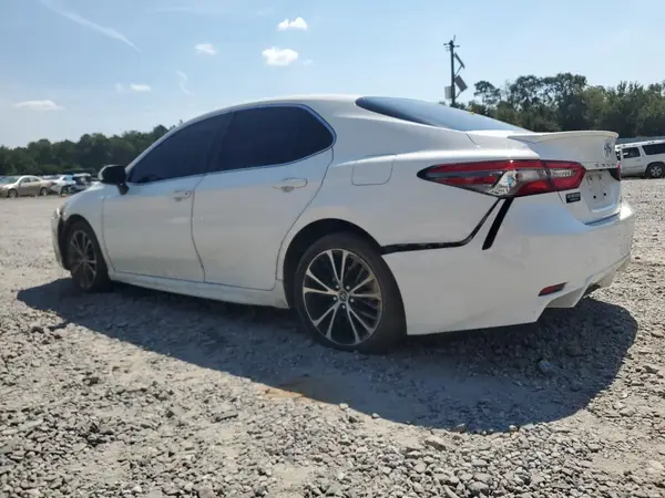 JTNB11HK8J3071458 2018 TOYOTA CAMRY - Image 2